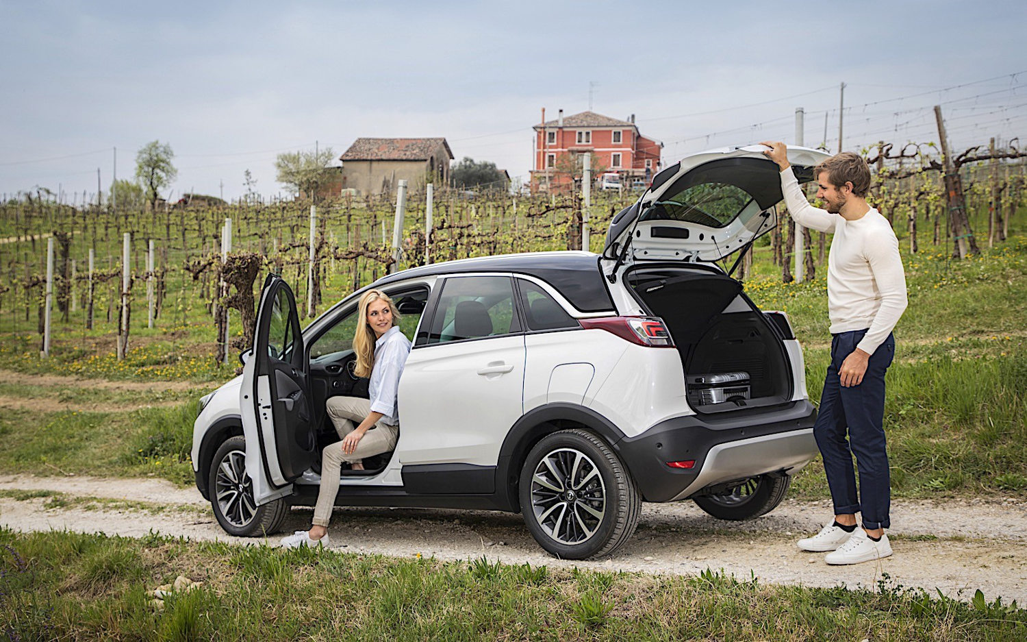 Comparison Vauxhall Crossland X Ultimate 2019 vs Buick Electra